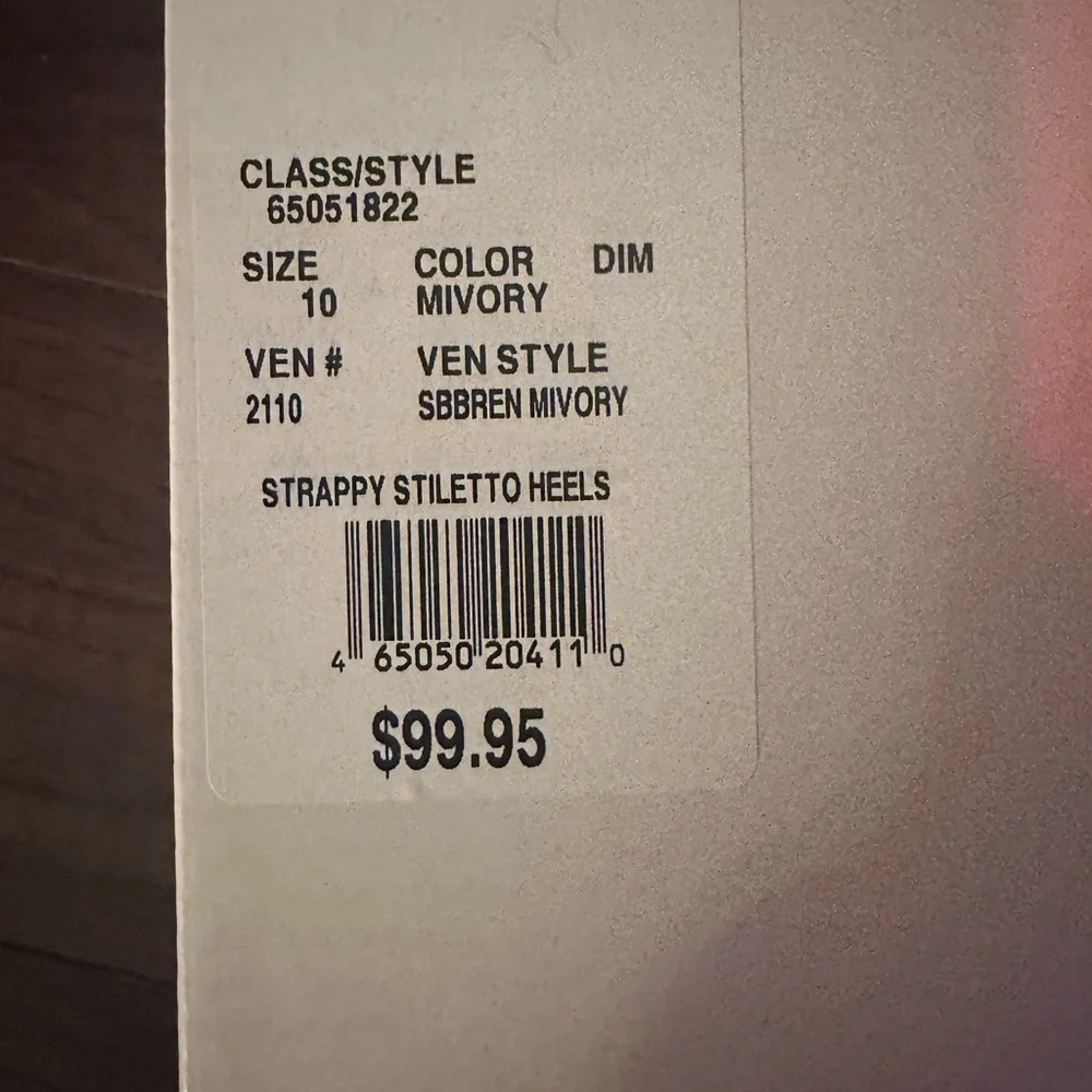 Betsey Johnson Pearl Heels - Picture 12 of 14